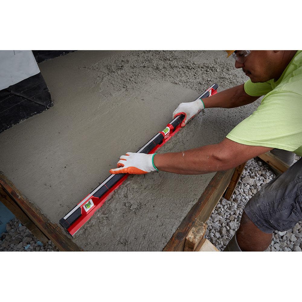 Milwaukee 48 in. REDSTICK Concrete Screed Level - Ascmtools