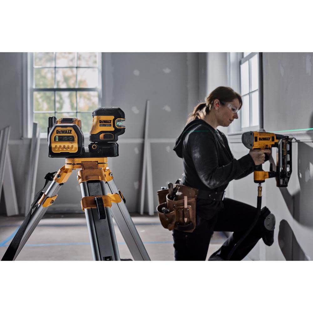 DEWALT 20V MAX 5 Spot Green Line Laser Cordless Kit - Ascmtools