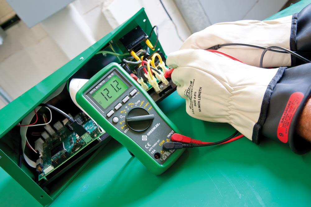 Greenlee Cat III 600 V Auto-Ranging Digital Multimeter - Ascmtools