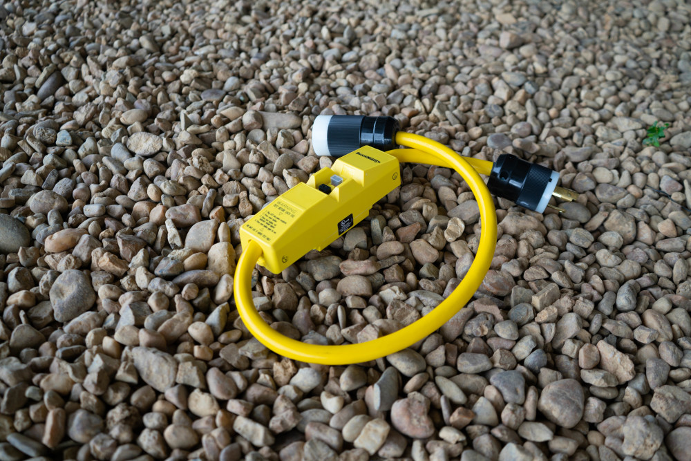 Southwire Extension Cord 240V/30A TWST LK GFCI 3′ - Ascmtools