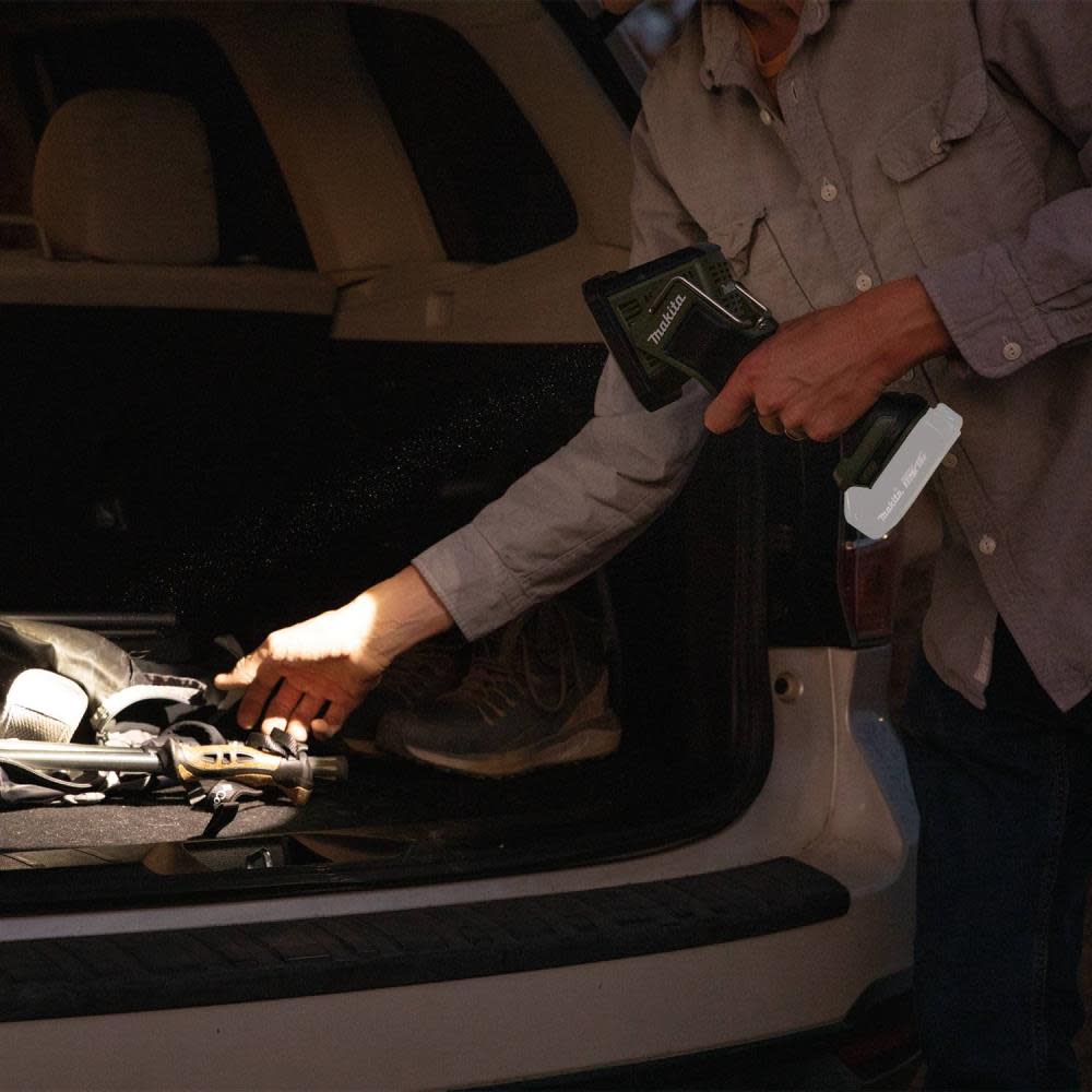 Makita Outdoor Adventure 18V LXT LED Flashlight Spotlight - Ascmtools