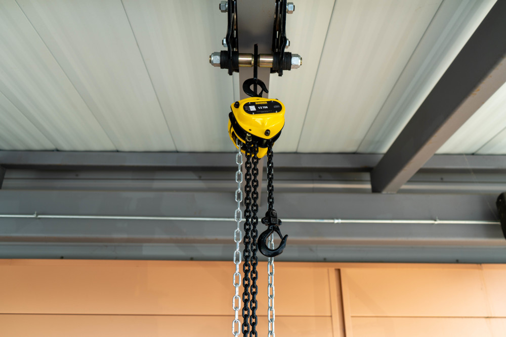 Sumner Chain Hoist 1/2 Ton with 10′ Chain Fall - Ascmtools