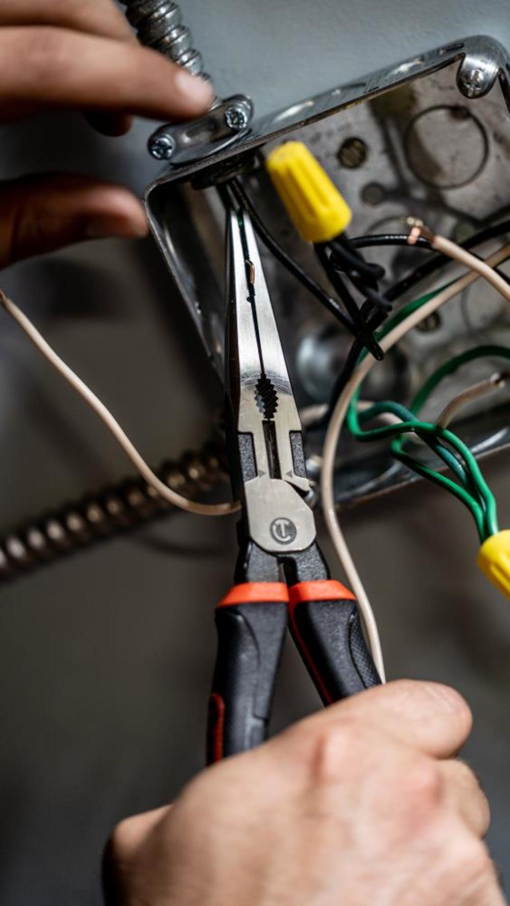 Crescent 8″ Z2 Long Nose Dual Material Pliers - Ascmtools