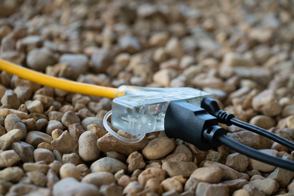 Southwire Cold Weather 3 Outlet Extension Cord 50′ 12/3 - Ascmtools