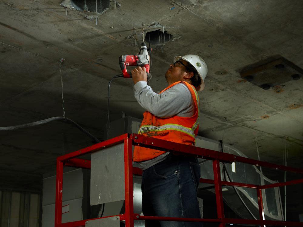 Milwaukee 5.5 AMP 5/8″ Keyed Chuck SDS Plus Rotary Hammer - Ascmtools