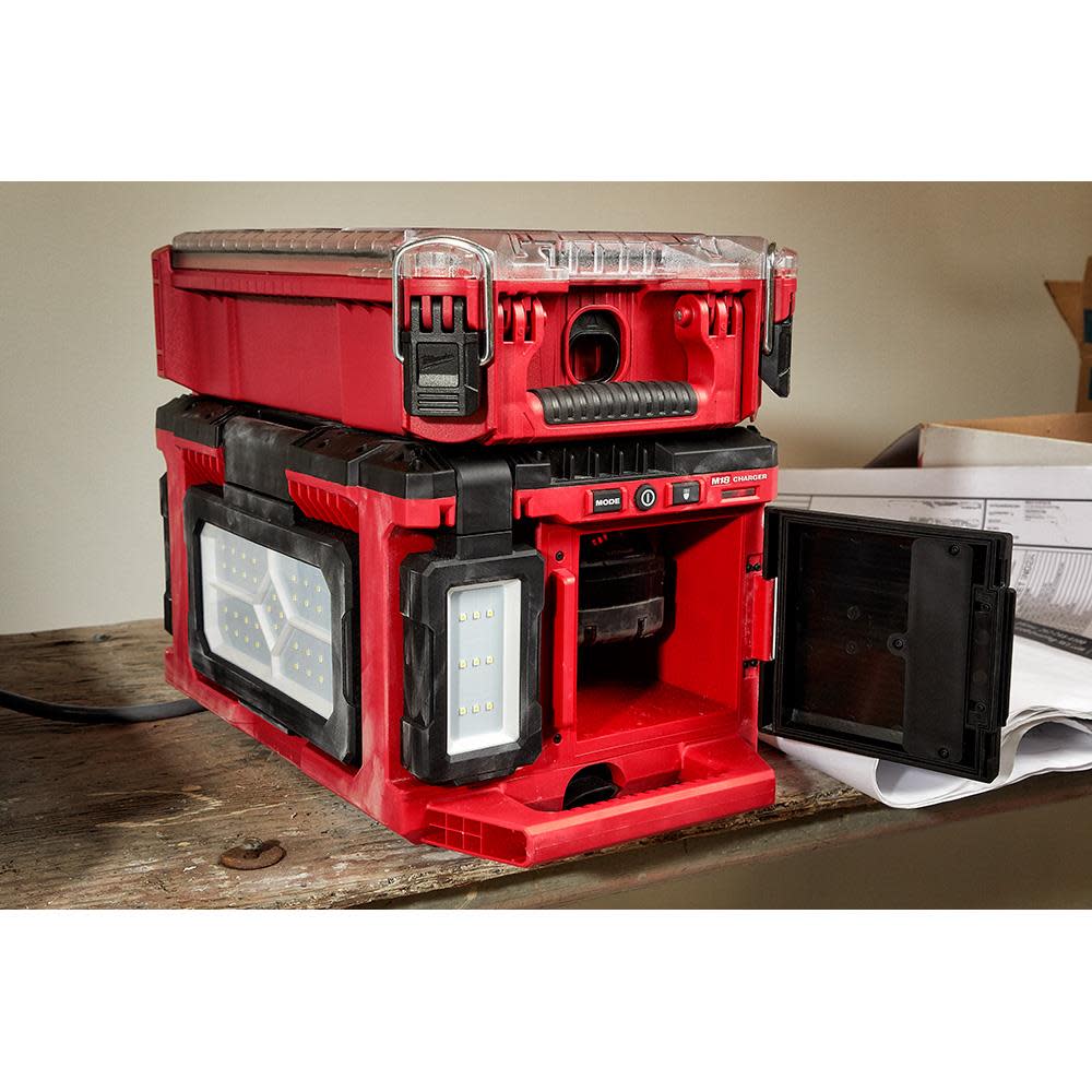 Milwaukee M18 PACKOUT Light/Charger Bare Tool - Ascmtools