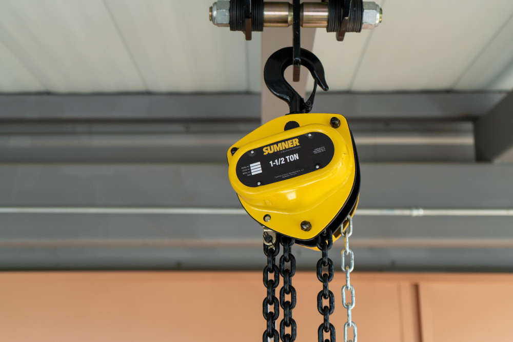 Sumner Chain Hoist 1 Ton with 20′ Chain Fall - Ascmtools