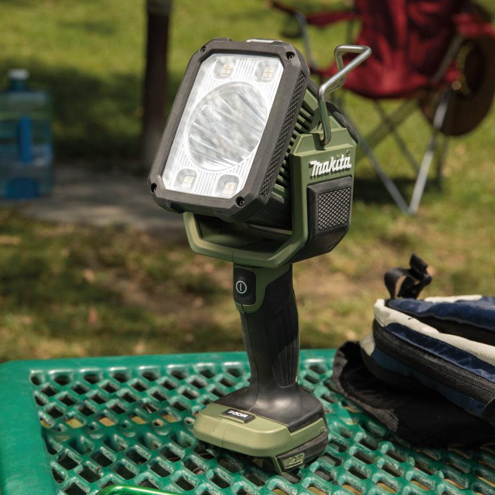 Makita Outdoor Adventure 18V LXT LED Flashlight Spotlight - Ascmtools