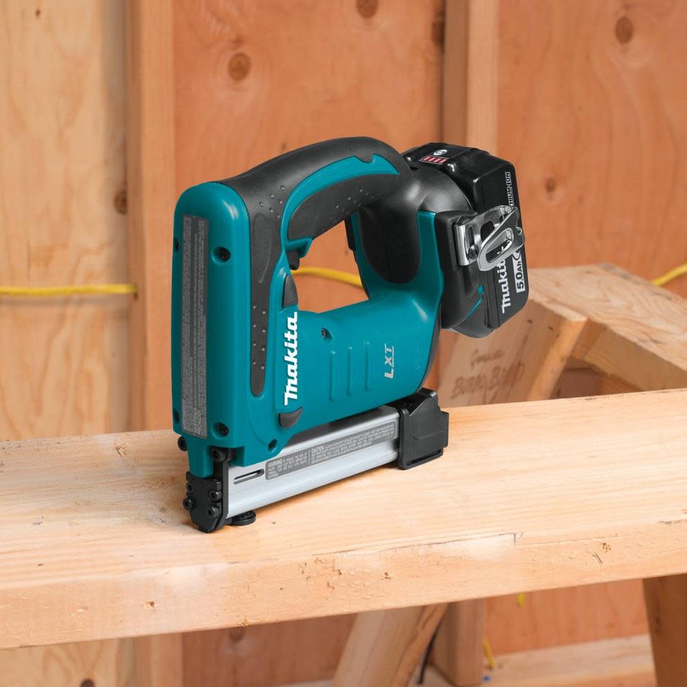 Makita 18 Volt Lithium-Ion Brushless 3/8 in. Crown Stapler Kit 5.0 Ah - Ascmtools