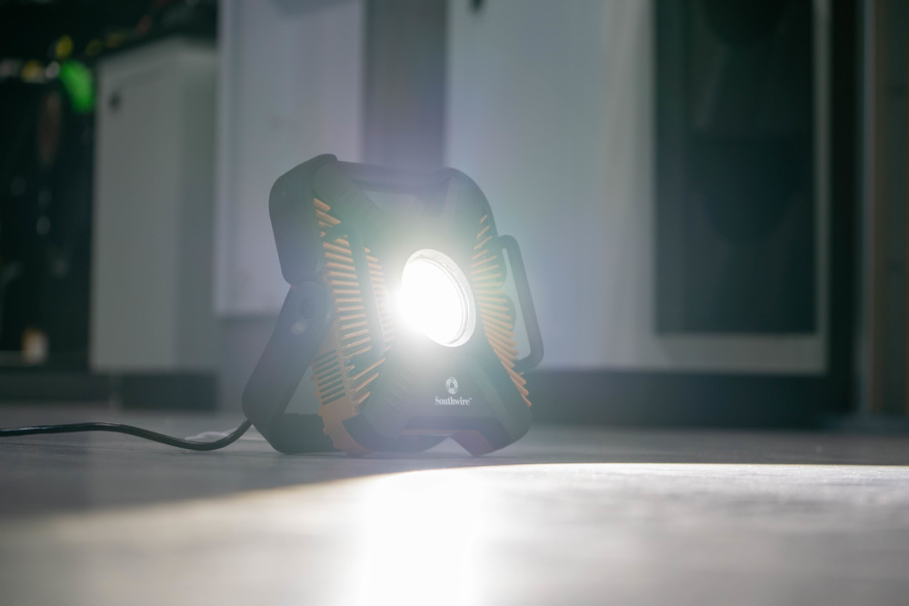 Southwire 10000 Lumen LED Work Light - Ascmtools