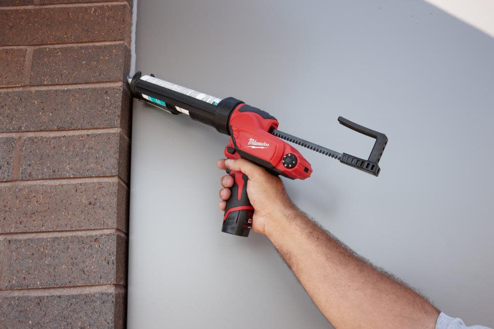 Milwaukee M12 10 oz Caulk Gun - Ascmtools