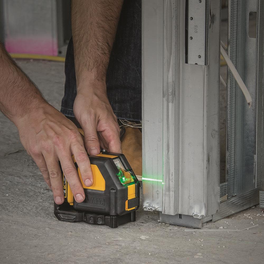 DEWALT 12 V Green Cross Line Laser - Ascmtools