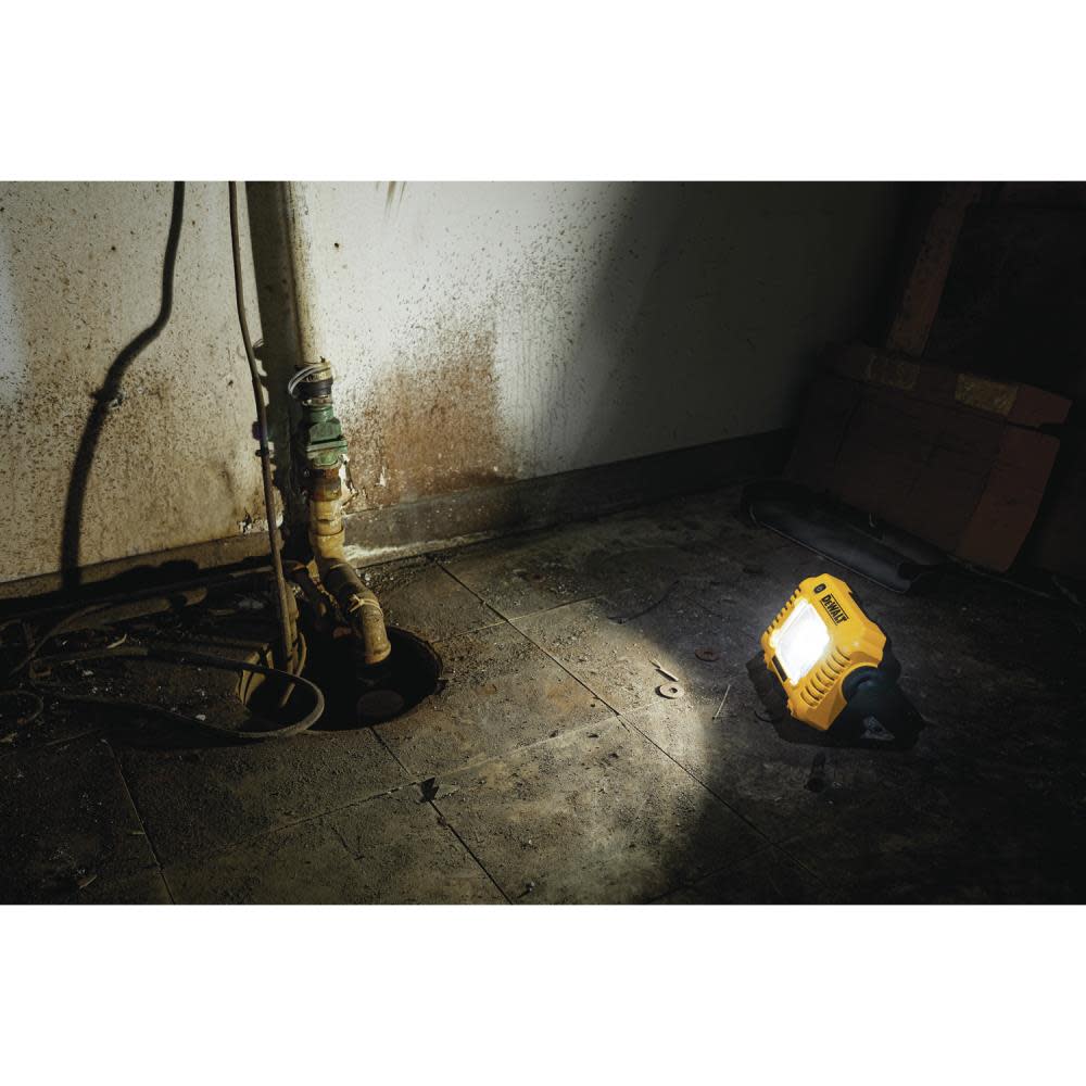 DEWALT 12V/20V MAX Compact Task Light with 20V 4Ah Kit Bundle - Ascmtools