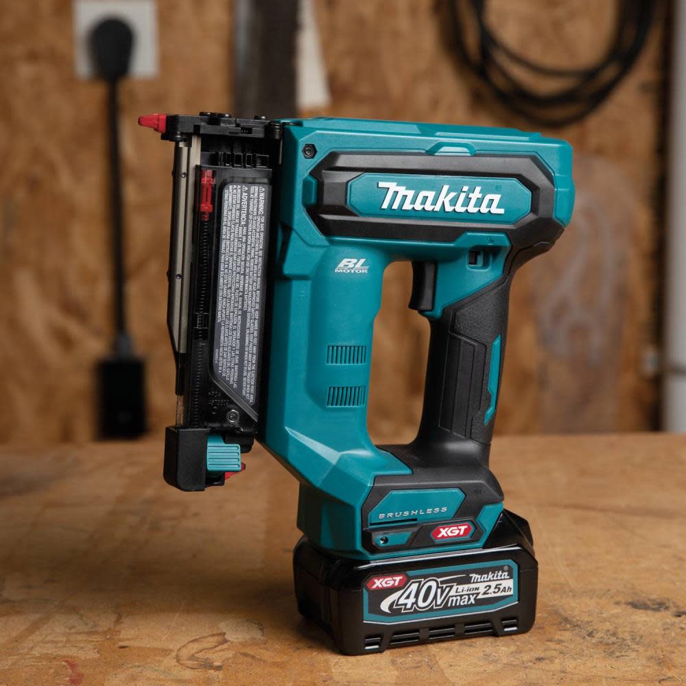 Makita 40V max XGT Pin Nailer Kit Brushless Cordless 23 Gauge 2.5Ah - Ascmtools