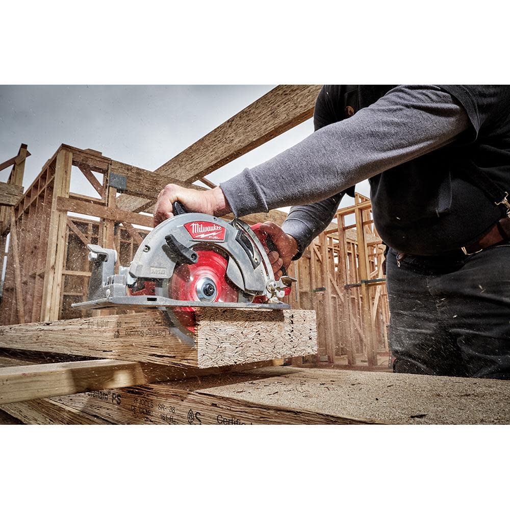 Milwaukee M18 FUEL Rear Handle 7-1/4 in. Circular Saw Kit - Ascmtools