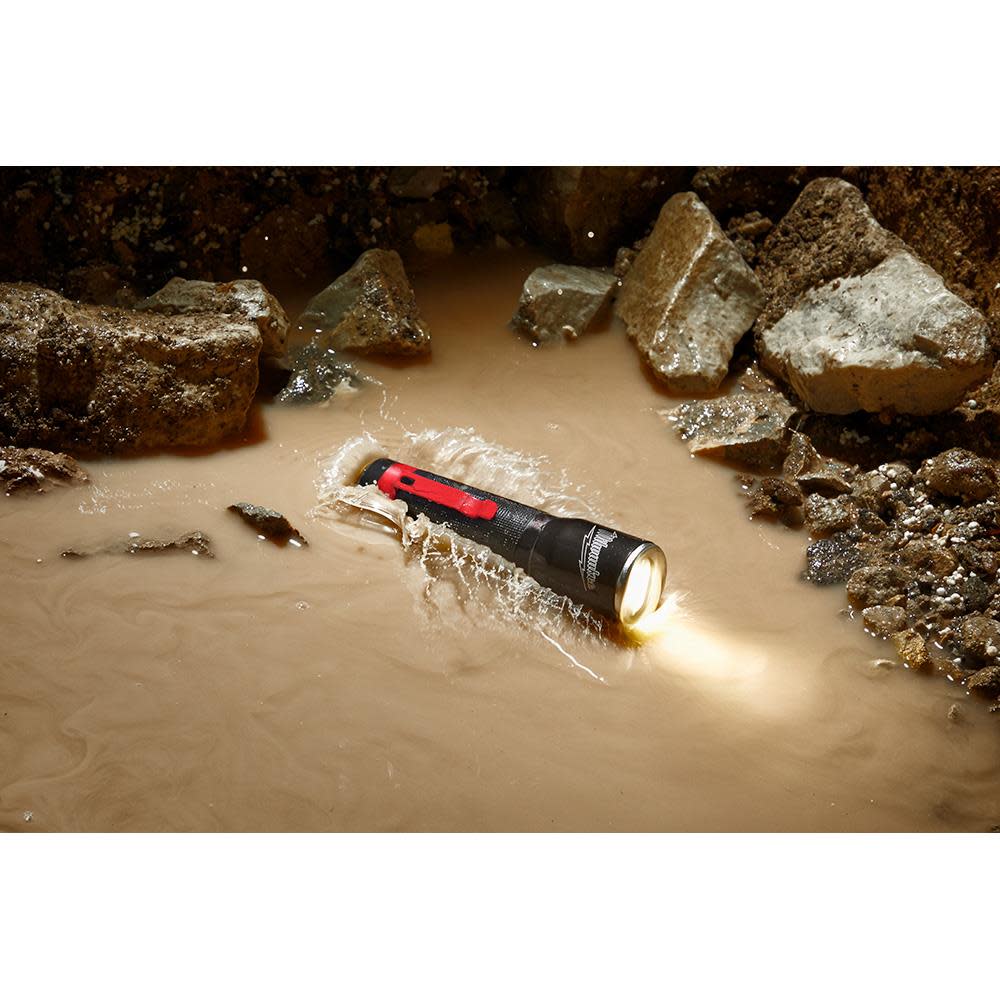 Milwaukee 325-Lumen LED Focusing Flashlight - Ascmtools